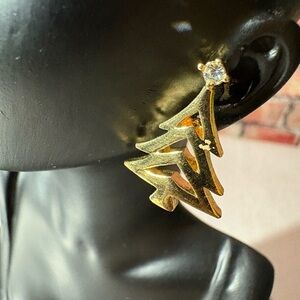 Christmas Tree Gold Brooch Pin.